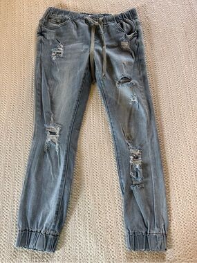 NWT GOGO Jeans Women's Distressed Blue Grey Relaxed Jogger Jeans size 7
